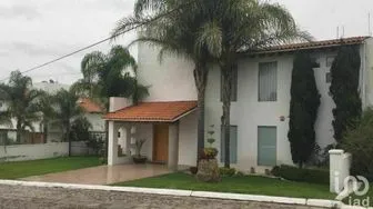 NEX-207878 - Casa en Venta, con 3 recamaras, con 5 baños, con 410 m2 de construcción en Vista Real y Country Club, CP 76905, Querétaro.