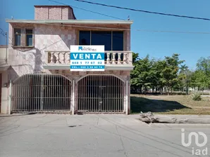 NEX-207922 - Casa en Venta, con 4 recamaras, con 4 baños, con 318.2 m2 de construcción en Los Mochis, CP 81254, Sinaloa.