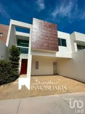 NEX-208324 - Casa en Renta, con 3 recamaras, con 2 baños, con 220 m2 de construcción en Villa Magna, CP 78183, San Luis Potosí.