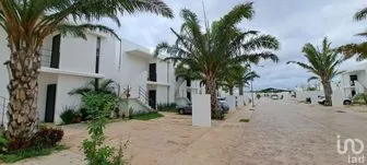 NEX-210554 - Departamento en Venta, con 1 recamara, con 1 baño, con 87 m2 de construcción en Temozon Norte, CP 97302, Yucatán.