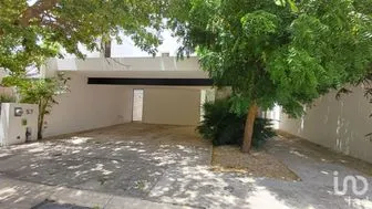 NEX-212388 - Casa en Venta, con 3 recamaras, con 4 baños, con 250 m2 de construcción en Conkal, CP 97345, Yucatán.