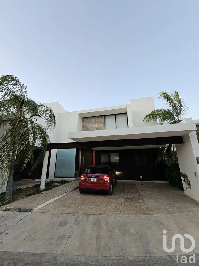 Casa en Venta en Temozon Norte, Mérida, Yucatán | NEX-216412 | iad México | Foto 1 de 27