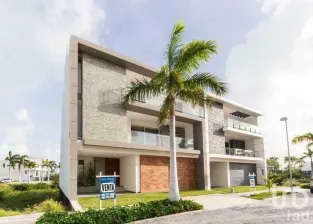 NEX-103868 - Casa en Venta, con 4 recamaras, con 5 baños, con 209 m2 de construcción en Zona Hotelera, CP 77500, Quintana Roo.