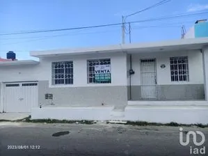 NEX-211951 - Casa en Venta, con 2 recamaras, con 2 baños, con 173.38 m2 de construcción en Progreso de Castro Centro, CP 97320, Yucatán.