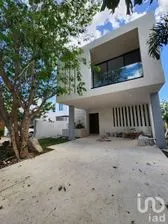 NEX-212153 - Casa en Venta, con 4 recamaras, con 5 baños, con 259 m2 de construcción en Gran San Pedro Cholul, CP 97305, Yucatán.