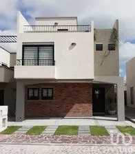 NEX-99238 - Casa en Venta, con 4 recamaras, con 4 baños, con 258 m2 de construcción en Zirándaro, CP 37749, Guanajuato.