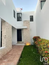 NEX-103727 - Casa en Venta, con 3 recamaras, con 2 baños en Montebello, CP 97113, Yucatán.