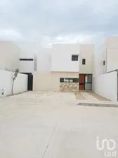 NEX-207715 - Casa en Venta, con 3 recamaras, con 3 baños, con 169 m2 de construcción en Cholul, CP 97305, Yucatán.