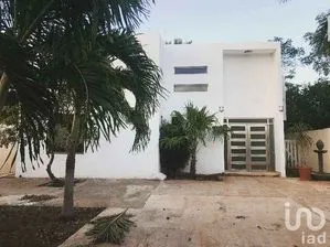 NEX-207729 - Casa en Venta, con 4 recamaras, con 4 baños, con 352 m2 de construcción en Tizimin Centro, CP 97700, Yucatán.