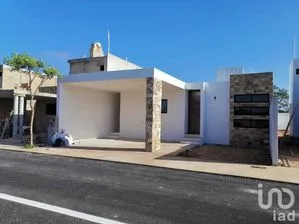 NEX-208094 - Casa en Venta, con 3 recamaras, con 3 baños, con 158 m2 de construcción en Cholul, CP 97305, Yucatán.