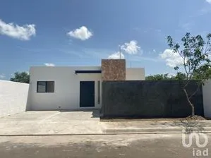 NEX-208096 - Casa en Venta, con 3 recamaras, con 3 baños en Conkal, CP 97345, Yucatán.