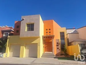 NEX-198512 - Casa en Venta, con 3 recamaras, con 3 baños, con 312 m2 de construcción en Residencial Almendros, CP 32537, Chihuahua.
