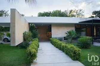 NEX-215289 - Casa en Venta, con 4 recamaras, con 4 baños en Conkal, CP 97345, Yucatán.