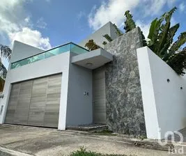 NEX-216742 - Casa en Venta, con 3 recamaras, con 2 baños, con 207.23 m2 de construcción en Paraíso Maya, CP 97134, Yucatán.