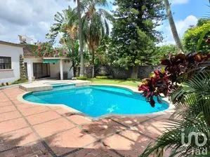 NEX-212403 - Casa en Venta, con 3 recamaras, con 5 baños, con 558 m2 de construcción en Palmira Tinguindin, CP 62490, Morelos.
