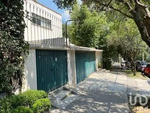 NEX-215045 - Casa en Venta, con 6 recamaras, con 4 baños, con 700 m2 de construcción en Lomas de Chapultepec, CP 11000, Ciudad de México.
