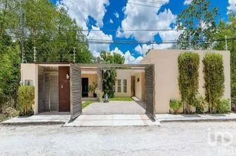 NEX-215857 - Casa en Venta, con 4 recamaras, con 5 baños, con 399 m2 de construcción en Cholul, CP 97305, Yucatán.