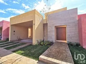 NEX-117226 - Casa en Venta, con 3 recamaras, con 4 baños, con 226 m2 de construcción en Conkal, CP 97345, Yucatán.