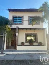 NEX-210527 - Casa en Venta, con 3 recamaras, con 2 baños, con 106 m2 de construcción en La Estancia, CP 28048, Colima.
