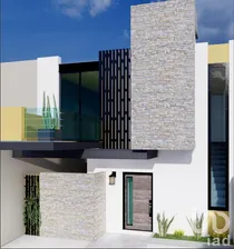 NEX-210835 - Casa en Venta, con 3 recamaras, con 2 baños, con 176 m2 de construcción en Residencial Esmeralda Norte, CP 28017, Colima.