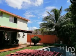 NEX-208237 - Casa en Venta, con 4 recamaras, con 4 baños, con 481.81 m2 de construcción en Villas La Hacienda, CP 97119, Yucatán.