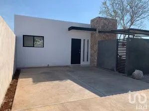 NEX-208903 - Casa en Venta, con 3 recamaras, con 2 baños, con 170 m2 de construcción en Conkal, CP 97345, Yucatán.