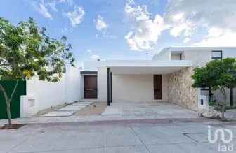 NEX-208942 - Casa en Venta, con 2 recamaras, con 3 baños, con 185 m2 de construcción en Temozon Norte, CP 97302, Yucatán.