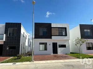 NEX-208353 - Casa en Venta, con 4 recamaras, con 135 m2 de construcción en Conkal, CP 97345, Yucatán.