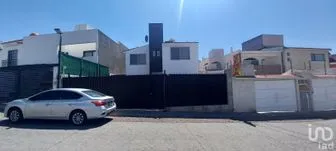 NEX-195830 - Casa en Renta, con 3 recamaras, con 3 baños, con 233 m2 de construcción en Milenio 3a. Sección, CP 76060, Querétaro.