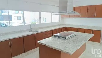 NEX-196652 - Casa en Venta, con 5 recamaras, con 5 baños, con 391 m2 de construcción en Lomas de Angelópolis II, CP 72830, Puebla.