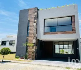 NEX-212836 - Casa en Venta, con 4 recamaras, con 5 baños, con 295 m2 de construcción en Lomas de Angelópolis, CP 72830, Puebla.
