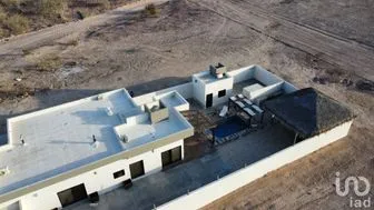 NEX-213384 - Casa en Venta, con 3 recamaras, con 2 baños, con 169 m2 de construcción en El Centenario, CP 23205, Baja California Sur.