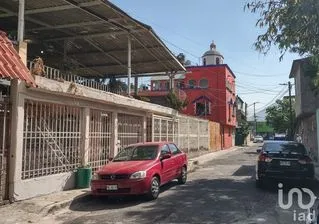 NEX-195024 - Casa en Venta, con 5 recamaras, con 3 baños, con 335 m2 de construcción en Santa Cruz Meyehualco, CP 09290, Ciudad de México.
