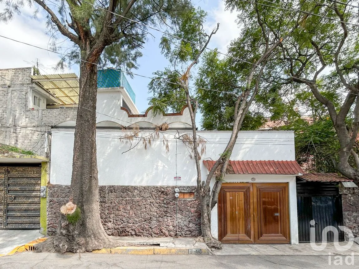 Casa en Venta en Jardines de San Lorenzo Tezonco, Iztapalapa, Ciudad de México