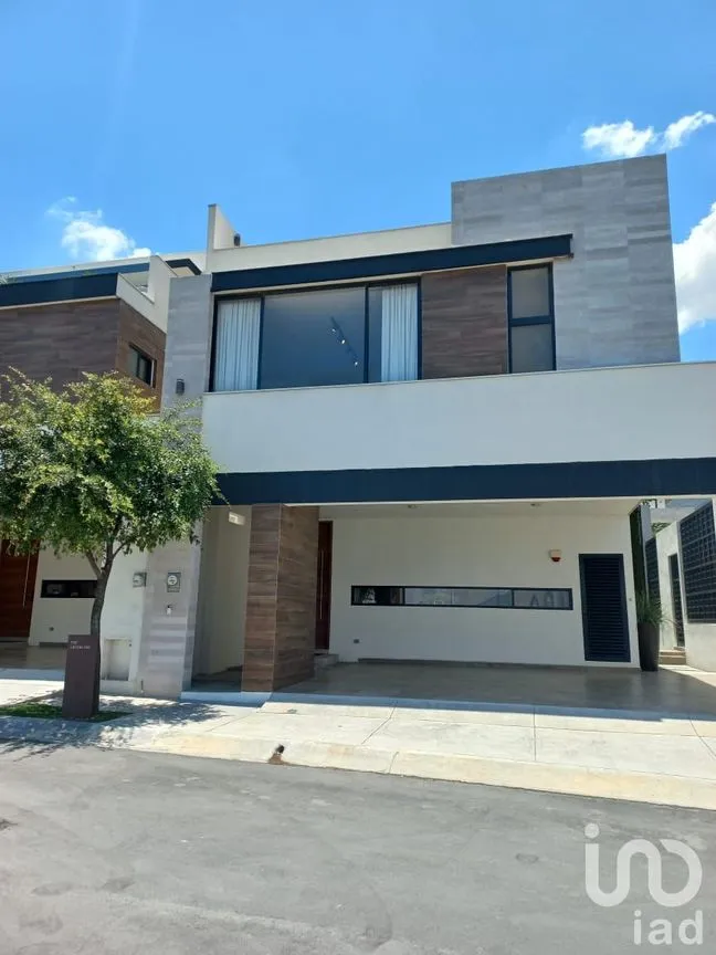 Casa en Venta en Ciudad Cumbres, García, Nuevo León | NEX-214620 | iad México | Foto 1 de 16