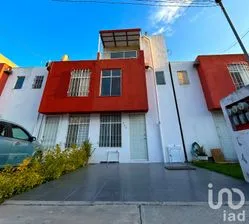 NEX-216978 - Casa en Renta, con 3 recamaras, con 2 baños, con 85 m2 de construcción en Real de San Fernando, CP 54850, México.