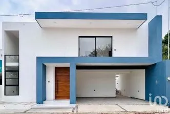 NEX-204143 - Casa en Venta, con 4 recamaras, con 3 baños, con 323 m2 de construcción en Lázaro Cárdenas, CP 24500, Campeche.