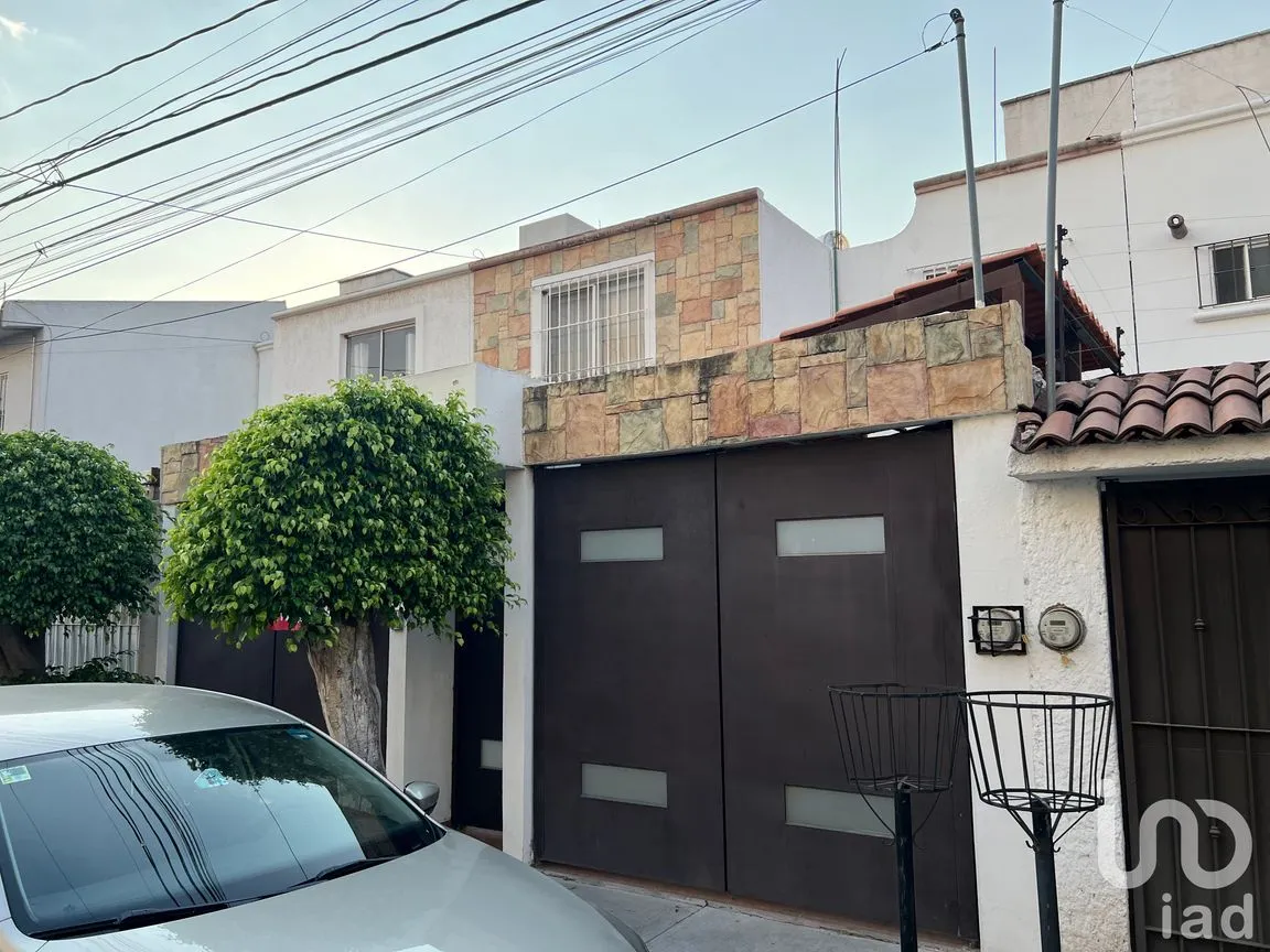 Casa en Venta en Plazas del Sol 3a Sección, Querétaro, Querétaro | NEX-205807 | iad México | Foto 1 de 23