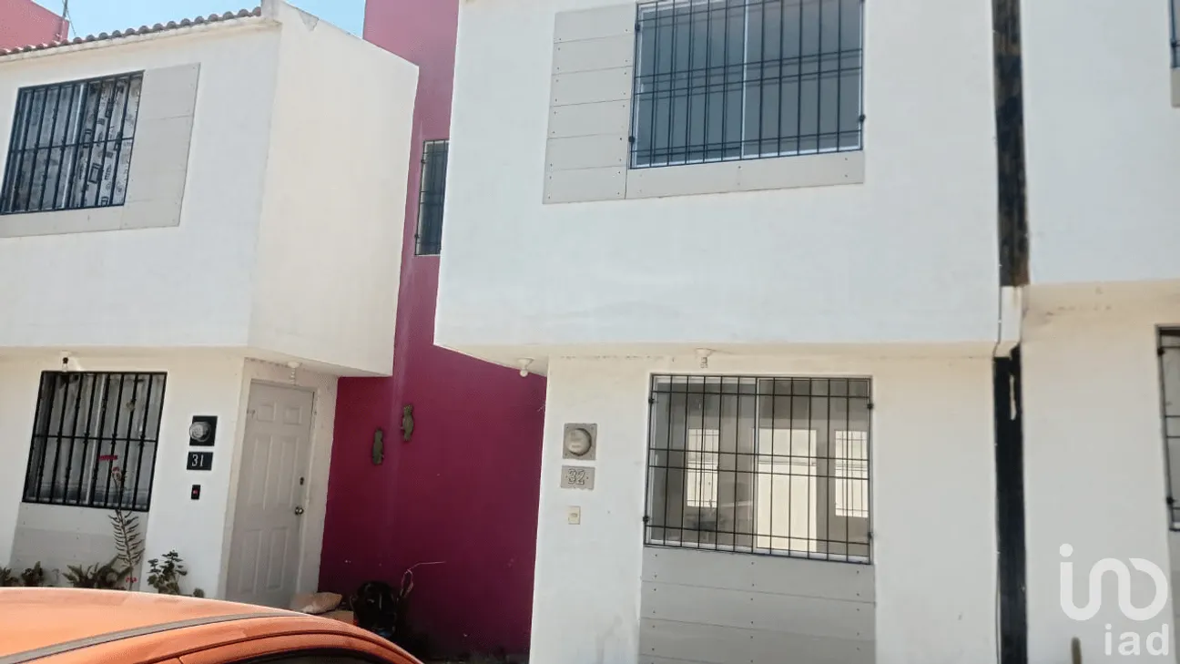 Casa en Venta en Eduardo Loarca Castillo, Querétaro, Querétaro